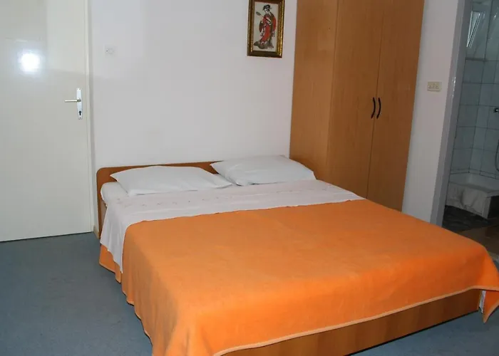 518b Daire Podgora (Split-Dalmatia)