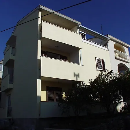 Apartment 518b