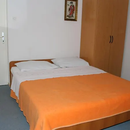 518b Apartment Podgora